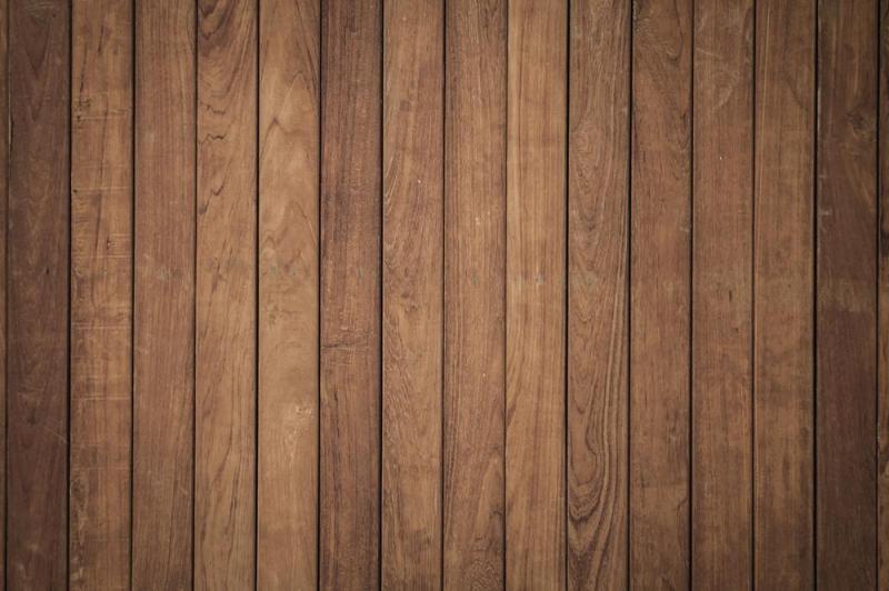 Quelle essence de bois choisir pour un lambris de soubassement pr&egrave;s de Sabl&eacute;-sur-Sarthe ?